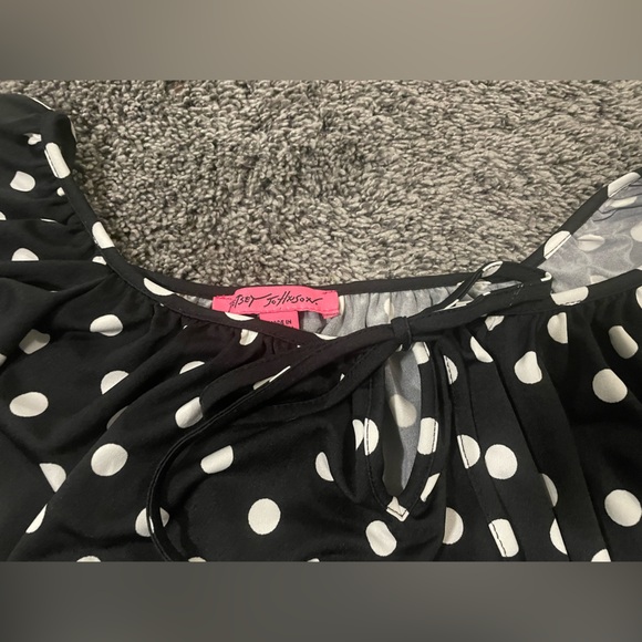 Betsey Johnson Black and White Polka Dot Off-Shoulder Top - Picture 3 of 4